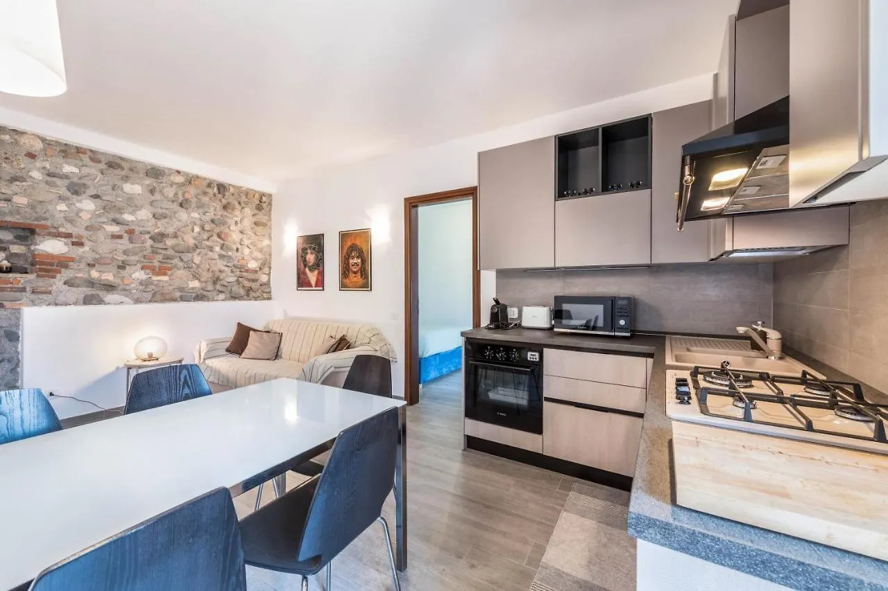 La Finestra Sul Borgo Apartment San Felice del Benaco