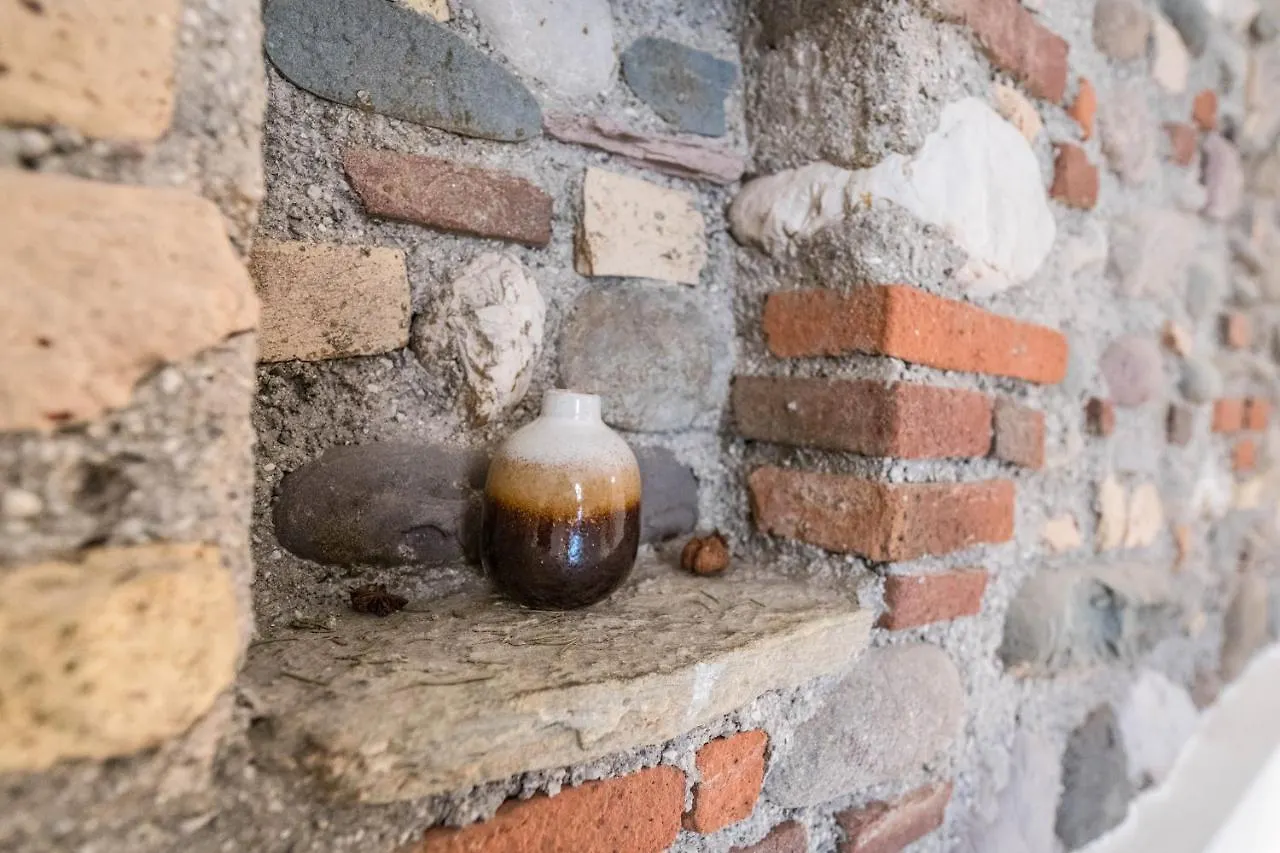 La Finestra Sul Borgo Apartment San Felice del Benaco Italy