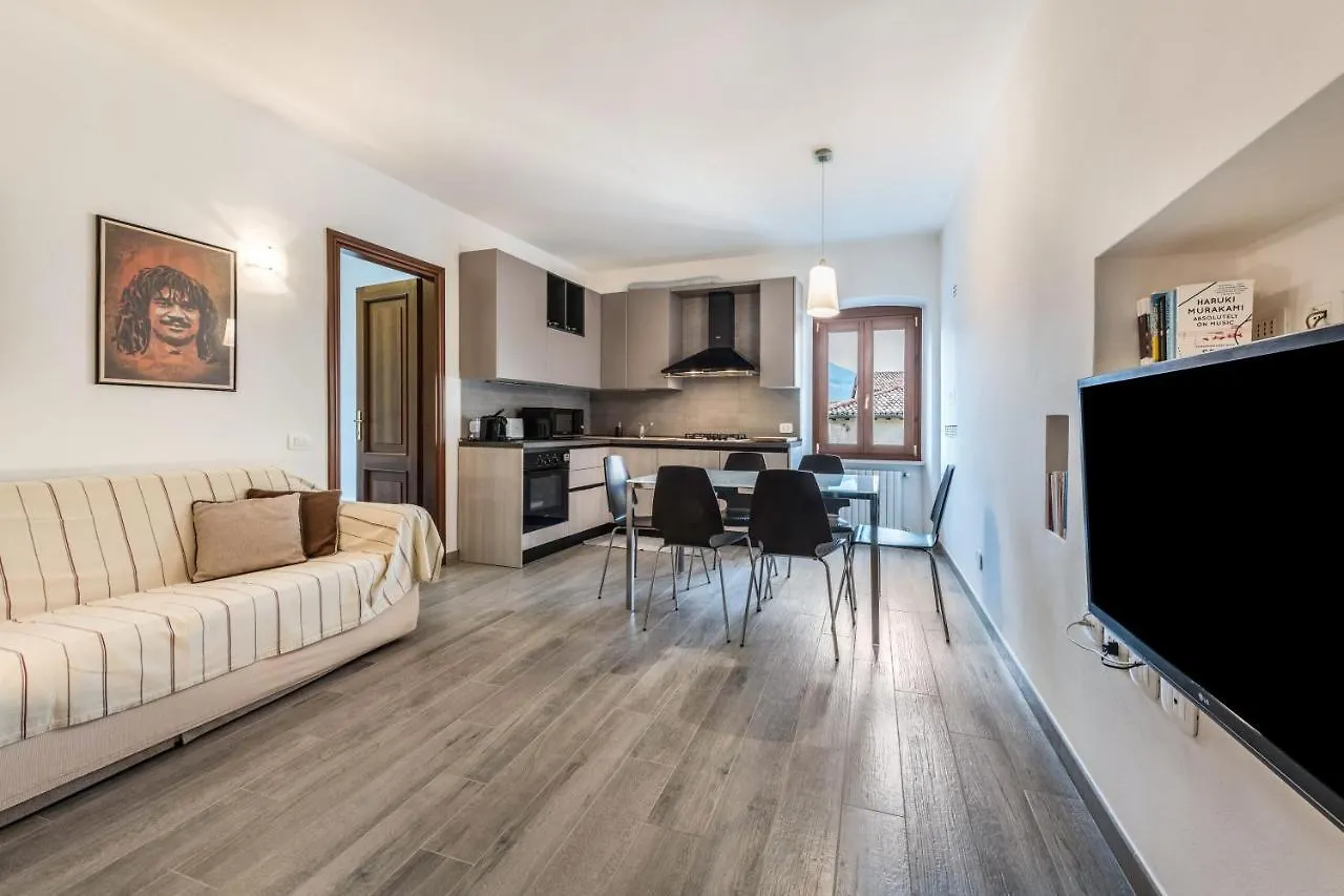 La Finestra Sul Borgo Apartment San Felice del Benaco