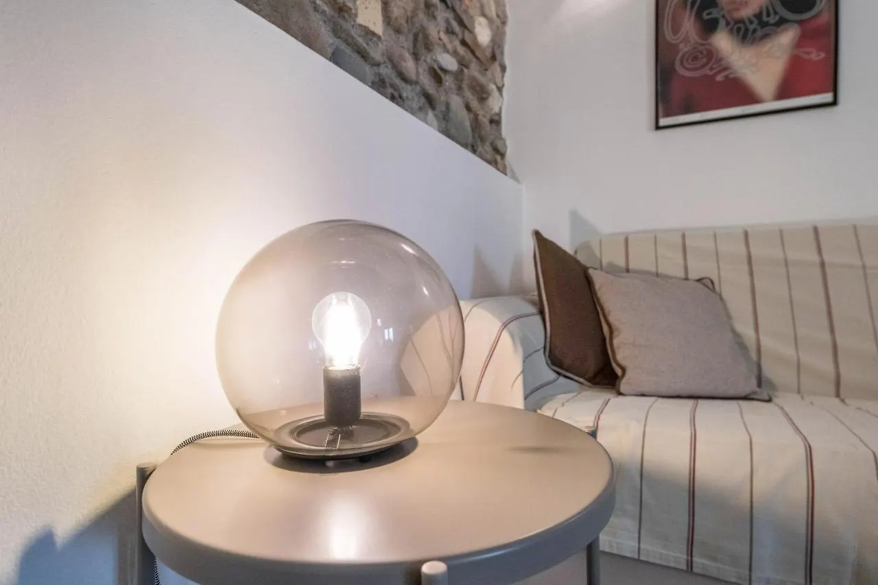 La Finestra Sul Borgo Apartment San Felice del Benaco Italy