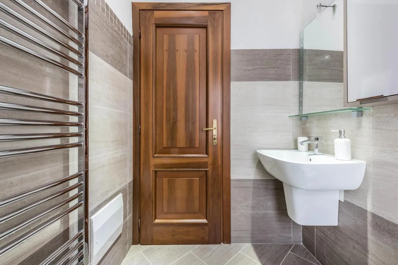 La Finestra Sul Borgo Apartment San Felice del Benaco Italy